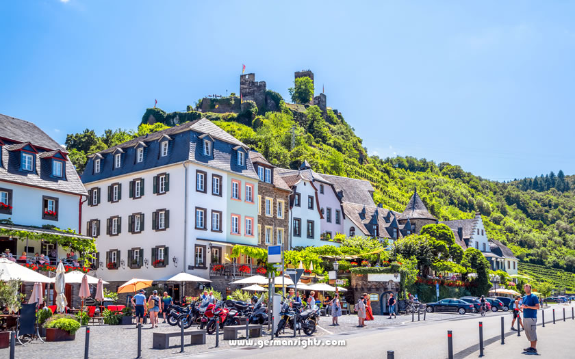 Burg Metternich with vineyards and Beilstein below it