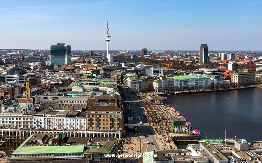 View over the Jungfernstieg and Inner Alster in Hamburg